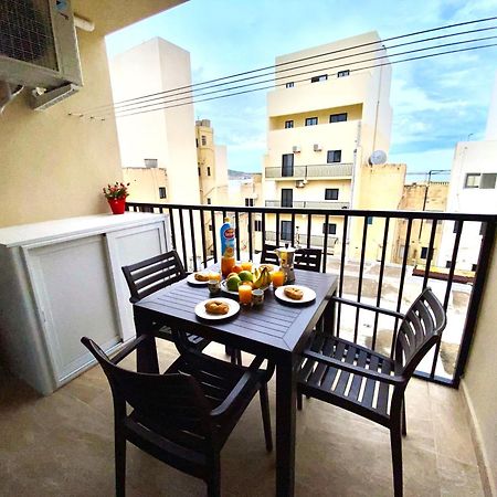 Sea Bliss Apartments With Terrace Just Off Seafront In St Paul'S Bay - By Getawaysmalta Сент-Полс-Бей Экстерьер фото