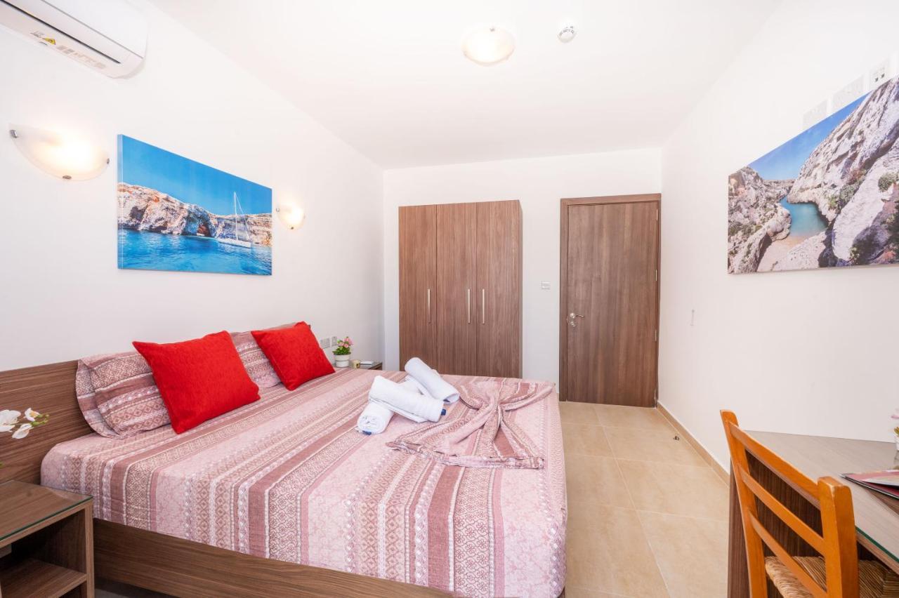 Sea Bliss Apartments With Terrace Just Off Seafront In St Paul'S Bay - By Getawaysmalta Сент-Полс-Бей Экстерьер фото