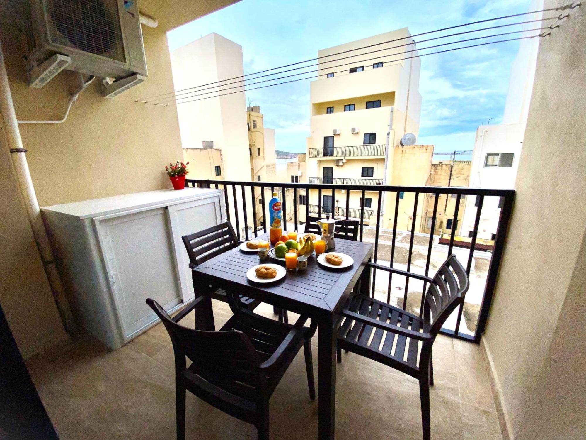 Sea Bliss Apartments With Terrace Just Off Seafront In St Paul'S Bay - By Getawaysmalta Сент-Полс-Бей Экстерьер фото